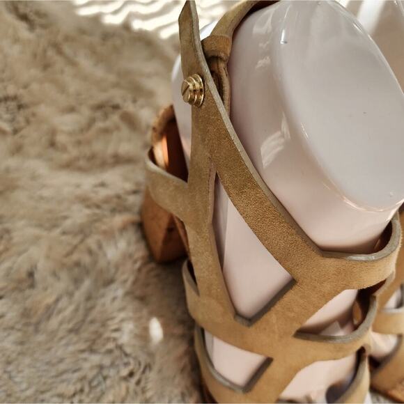 GIVENCHY STRAPPY BLOCK HEELS SIZE 37(6.5) - Picture 3 of 10